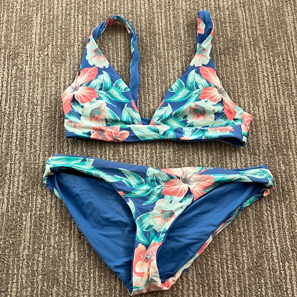Rip curl size small reversible swim suit!!!